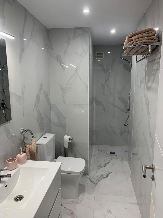 Los Boliches Holidays Suites 푸엔히롤라 외부 사진
