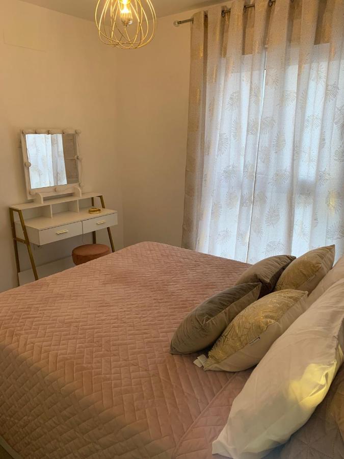 Los Boliches Holidays Suites 푸엔히롤라 외부 사진