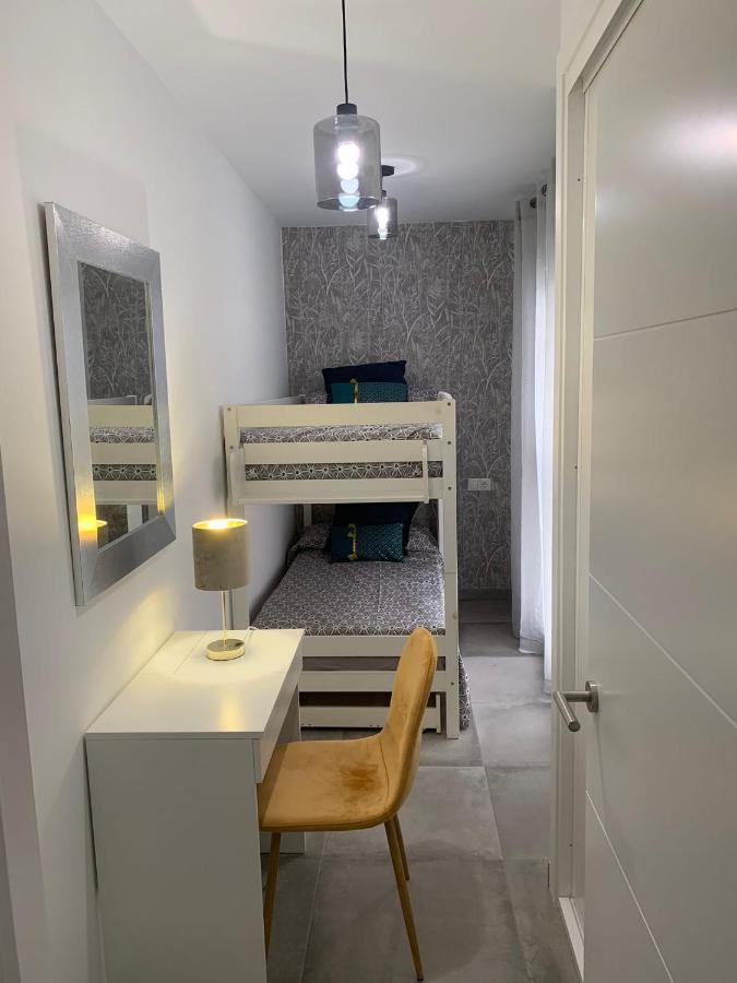Los Boliches Holidays Suites 푸엔히롤라 외부 사진