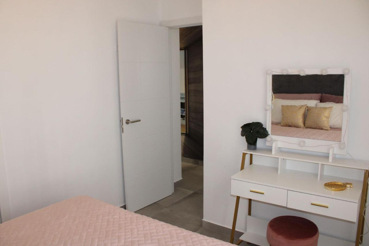 Los Boliches Holidays Suites 푸엔히롤라 외부 사진