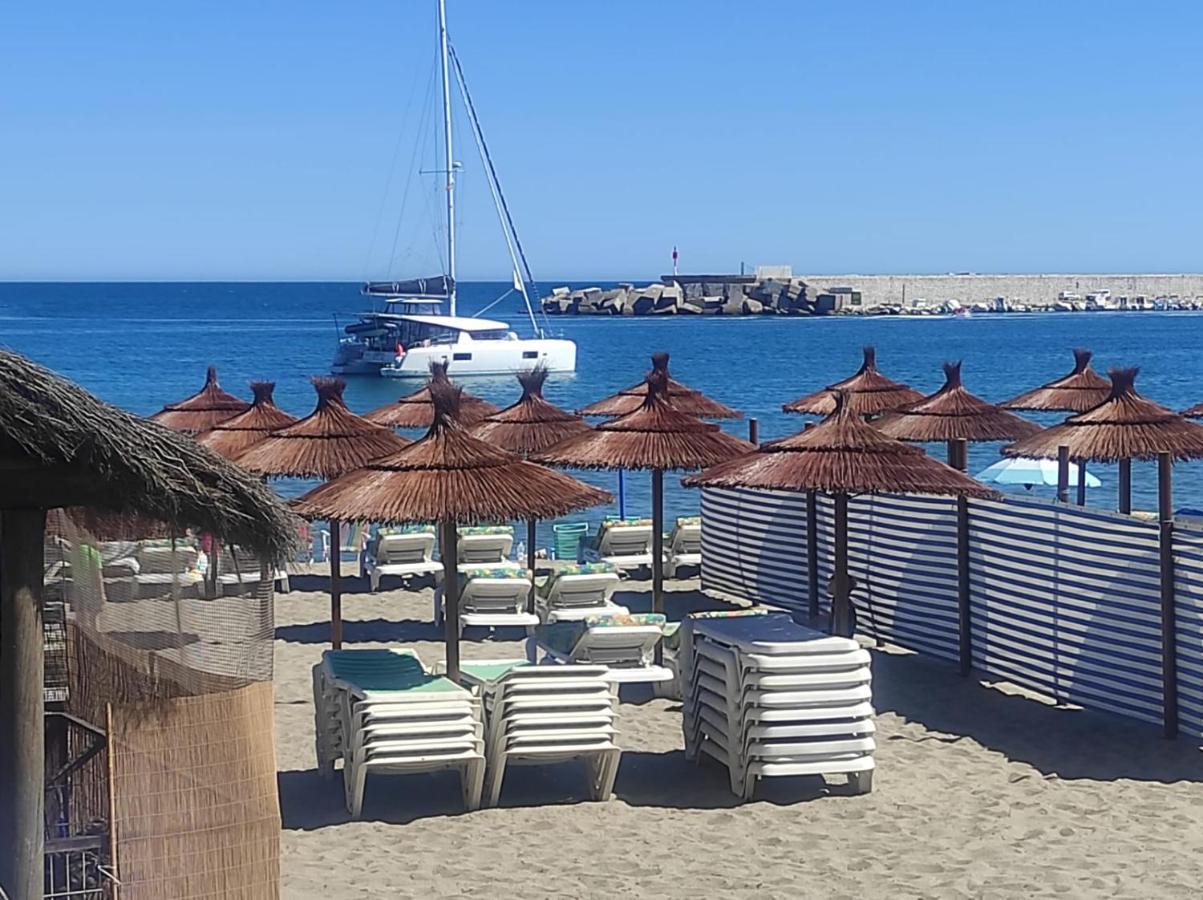 Los Boliches Holidays Suites 푸엔히롤라 외부 사진